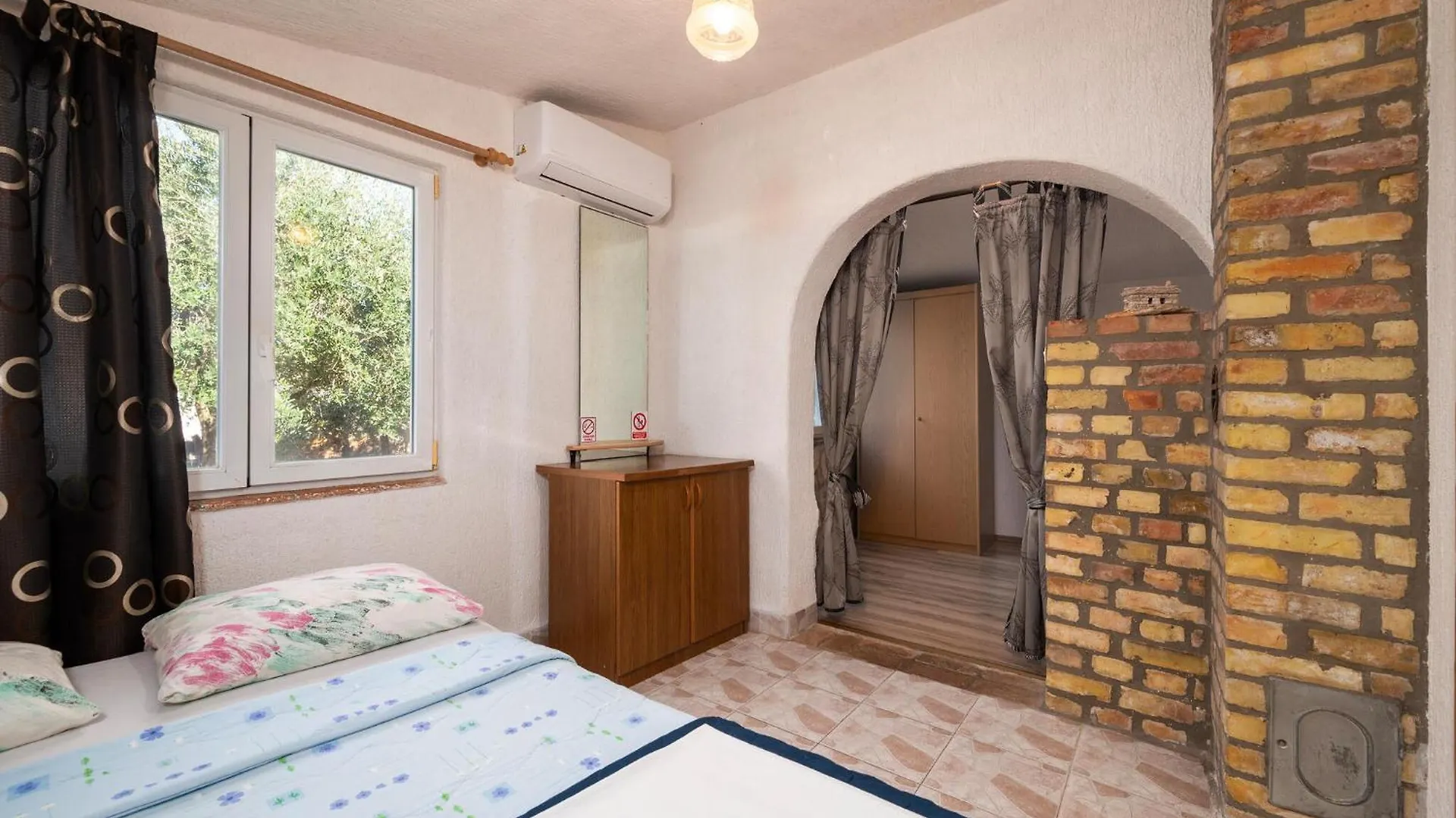 2 Bedroom Beautiful Home In Liznjan 0*,  Croatia